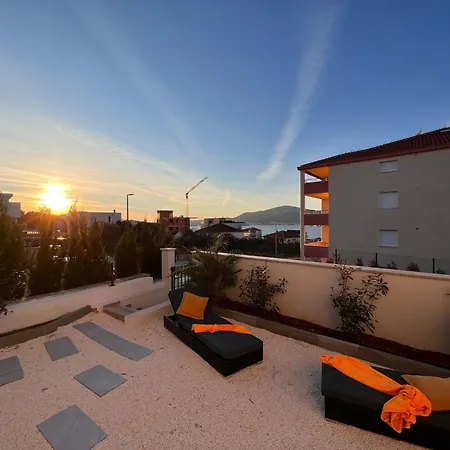 Apartment Sunshine Deluxe 79m2 With Pool, 50 M2 Garden Lounge And Outdoor Space