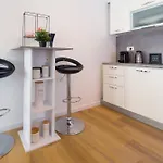 Sunshine Deluxe 80m2 With Pool, 50 M2 Garden Lounge And Outdoor Space Apartamento