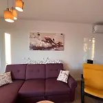 Sunshine Deluxe 80m2 With Pool, 50 M2 Garden Lounge And Outdoor Space Apartamento