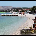 Sunshine Deluxe 80m2 With Pool, 50 M2 Garden Lounge And Outdoor Space Trogir