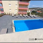 Apartamento Sunshine Deluxe 80m2 With Pool, 50 M2 Garden Lounge And Outdoor Space *