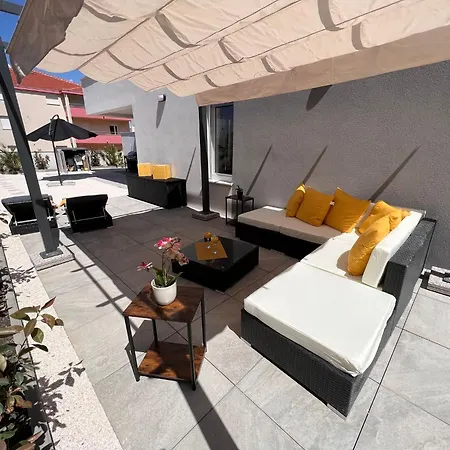 Sunshine Deluxe 79m2 With Pool, 50 M2 Garden Lounge And Outdoor Space Apartment *