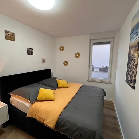 Apartment Sunshine Deluxe 79m2 With Pool, 50 M2 Garden Lounge And Outdoor Space