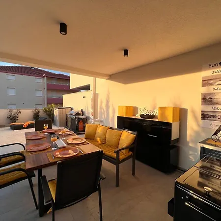 Sunshine Deluxe 79m2 With Pool, 50 M2 Garden Lounge And Outdoor Space Apartment *