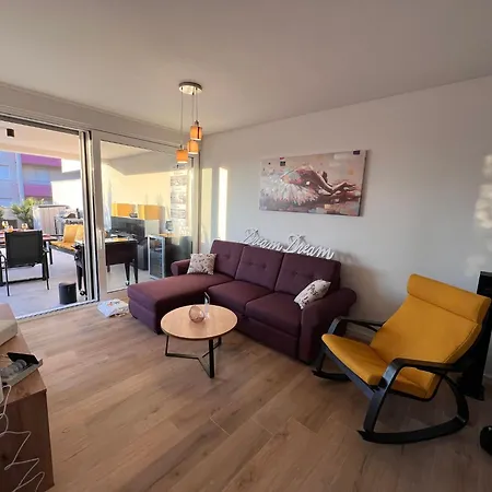Apartment Sunshine Deluxe 79m2 With Pool, 50 M2 Garden Lounge And Outdoor Space *