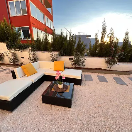 Sunshine Deluxe 79m2 With Pool, 50 M2 Garden Lounge And Outdoor Space Trogir
