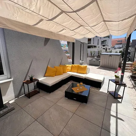 Sunshine Deluxe 79m2 With Pool, 50 M2 Garden Lounge And Outdoor Space * Trogir