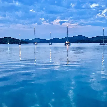 Sunshine Deluxe 79m2 With Pool, 50 M2 Garden Lounge And Outdoor Space * Trogir